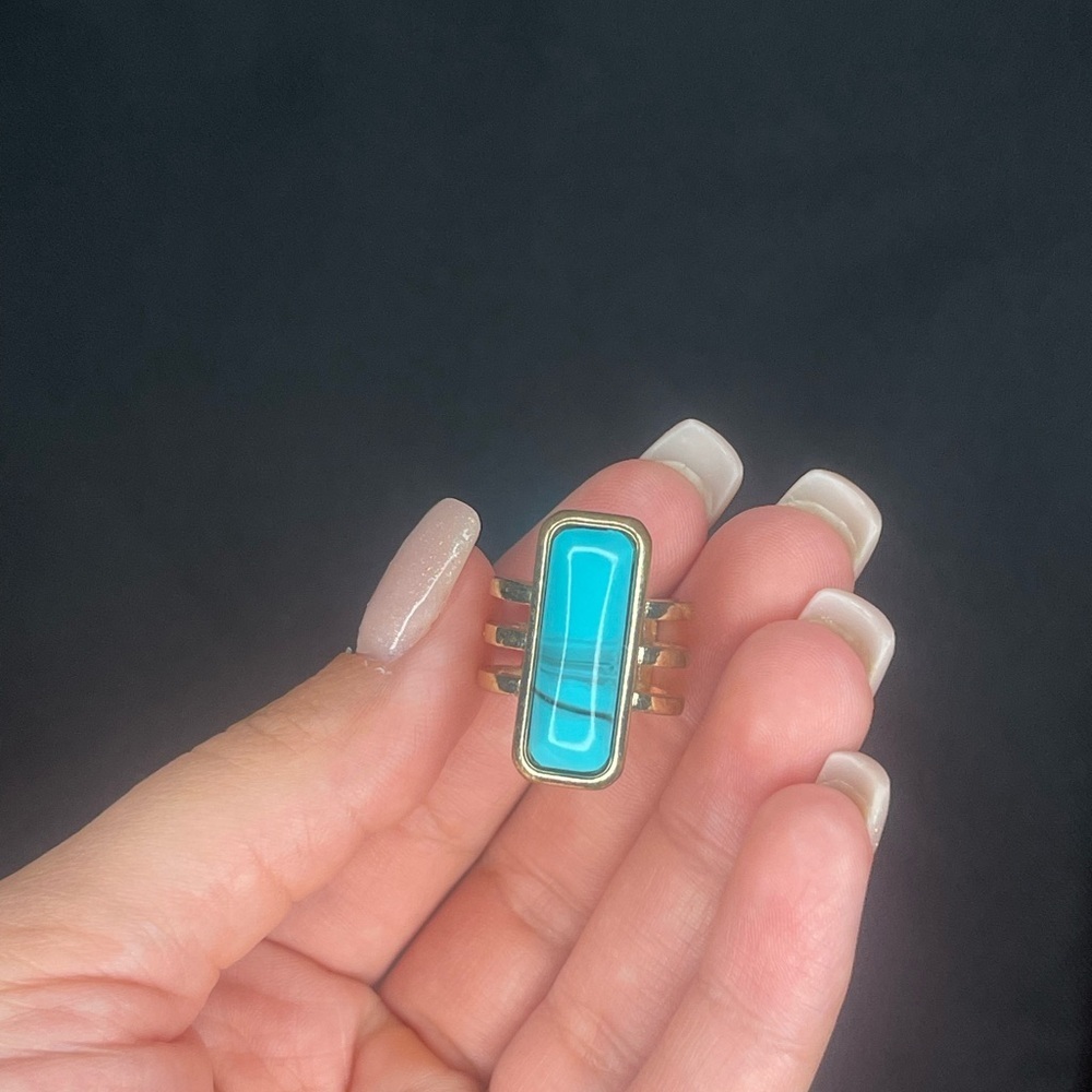 Gold Ring with Turquoise Stone - Picture 2 of 3